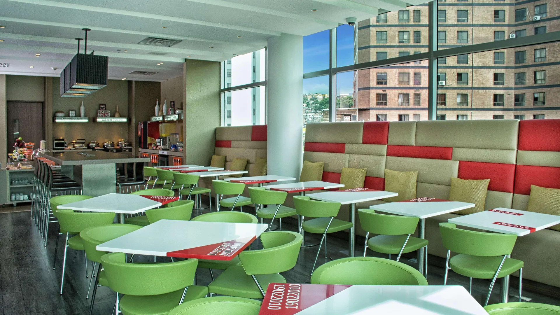 Hampton By Hilton Cali Hotel