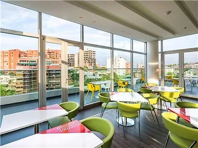 Hampton By Hilton Cali Hotel