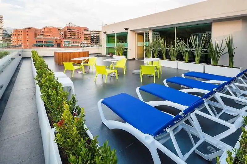Hampton By Hilton Cali Hotel